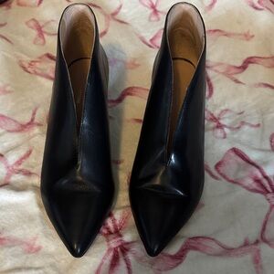 Pour La Victoire Black Pointed Leather Ankle Booties